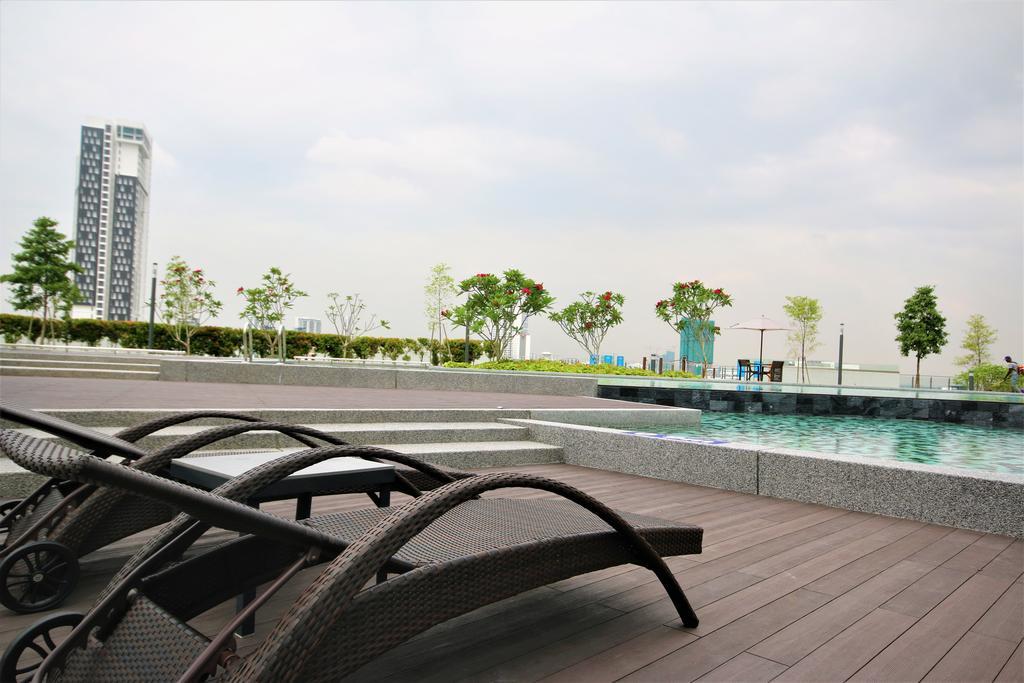 Hyve Soho Suites Cyberjaya Exterior foto